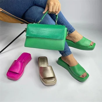 2023 נשים חדש בכיכר-פונים עבה עם סוליות שטוחות אמצע העקב נעלי נשים גדולות פשוטה חוף סנדלים תכליתי סנדלים ונעלי בית