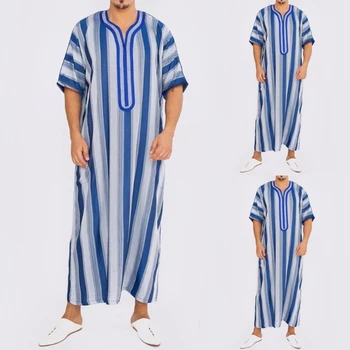 גברים שרוול קצר עם פסים החלוק הבגדים המוסלמים במזרח התיכון Jubba Thobe הסעודית הערבית Kaftan שמלות ארוכות מוסלמי מסורתי בגדים