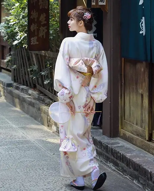 קימונו יפני נשים באביב השמלה הלבנה מסורת חדשה יאקאטה צעיר כוללים חגורת החלוק - 0