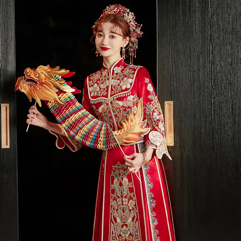 רטרו בסגנון סיני סאטן אדום פייטים חרוזים שמלת חתונה מסורתית Cheongsam כלה וינטג רשמית צ ' יפאו - 0