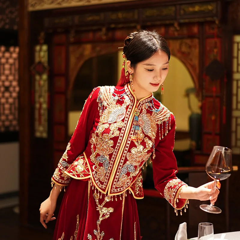 סינית מסורתית Cheongsam שמלת חתונה אלגנטית כלה וינטג אדום קטיפה, פייטים חרוזים רקמה ציציות צ ' יפאו - 1